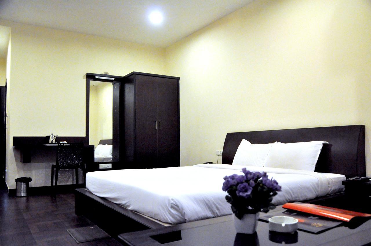 Hotel Suncity Palace Jharsuguda エクステリア 写真