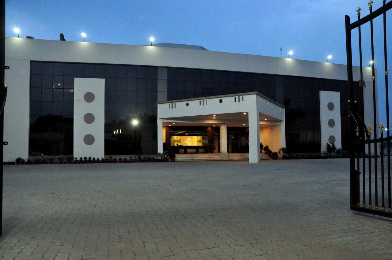 Hotel Suncity Palace Jharsuguda エクステリア 写真